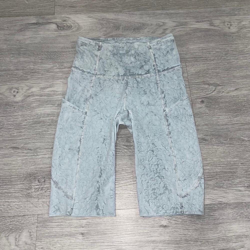 Lululemon Shorts Women’s 2 Fast Free 10” High Rise Performance Stretch Gym Run